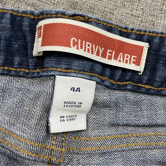 Gap curvy flare flap button pockets womens jeans size 4 average. - Picture 5 of 9